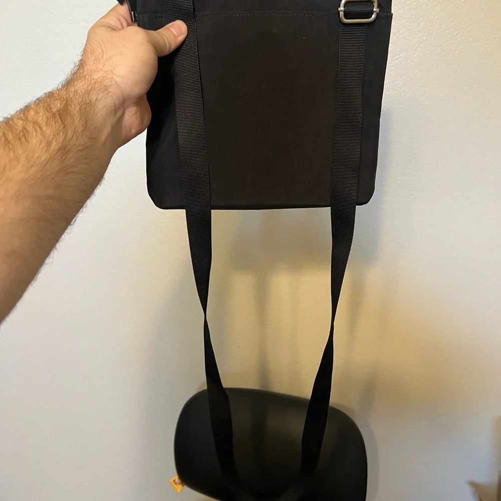 Baggallini Black Crossbody Bag - Picture 2 of 9